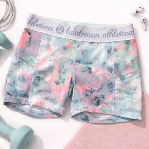 Lululemon What The Sport Short *Full-
On Luxtreme Blushed Illusion Multi sz 6